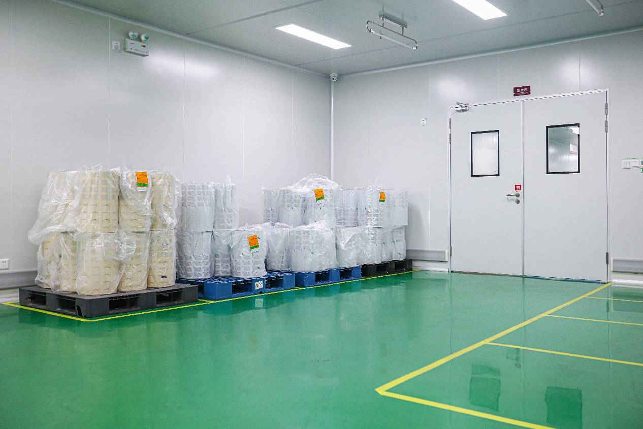 次拋與常規(guī)化妝品有何不同？探秘韻斐詩工廠，揭秘嬰兒用品的獨(dú)特之處